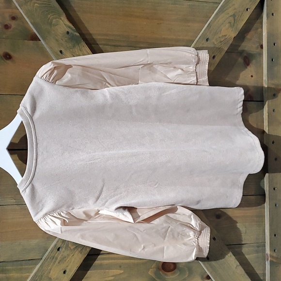 CHICOS CASUAL CREAM RIB MIX V NECK TOP  W PUFF BALLOON SLEEVES SIZE 1 - Picture 6 of 10